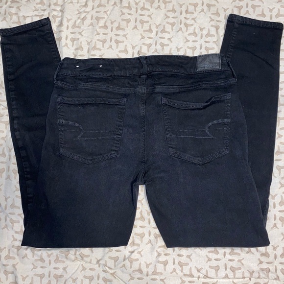 BLACK DISTRESSED AMERICAN EAGLE JEGGING - Picture 5 of 10